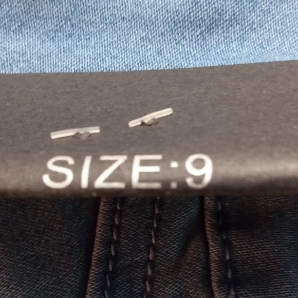 Chic Denim Skinny Butt Lifting Jeans for Women - Picture 8 of 10